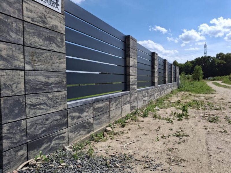 МЕТАЛЕВІ ОГОРОЖІ 